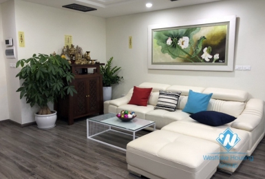 A nice 3 bedroom apartment for rent in Dong Da, Ha Noi